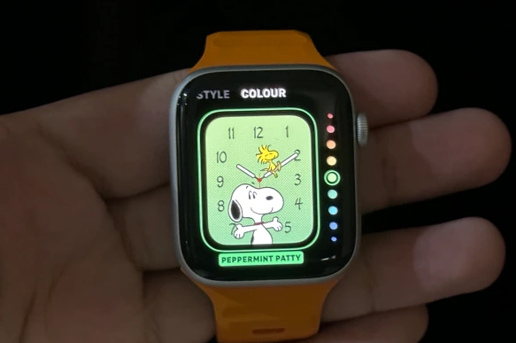 How to Get the Snoopy Face on Apple Watch