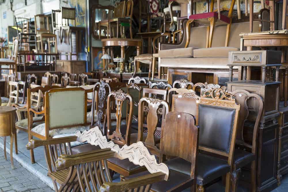 4 Tips When Buying Furniture At The Thrift Store