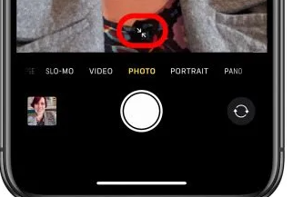 How to Zoom In & Out When Taking Selfies on an iPhone