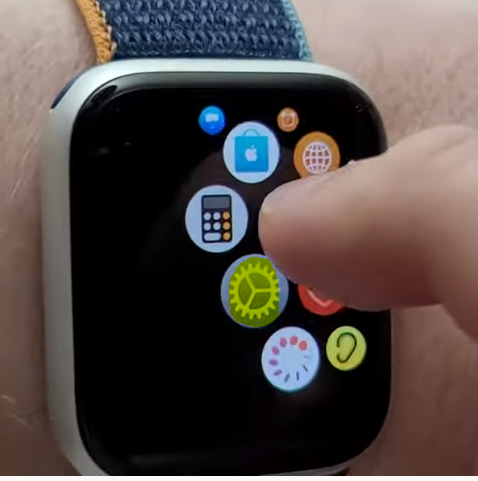 How to Flip Your Apple Watch Screen 